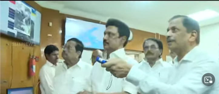 மாநில அவசர கட்டுப்பாட்டு மையத்தில் முதலமைச்சர் மு.க.ஸ்டாலின் திடீர் ஆய்வு..