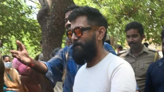 வாக்களித்தார் நடிகர் சியான் விக்ரம்..!