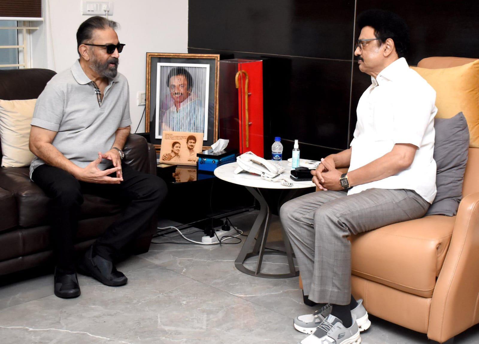 முதலமைச்சர் மு.க.ஸ்டாலினை சந்தித்து பிறந்த நாள் வாழ்த்து தெரிவித்த கமல்ஹாசன்!