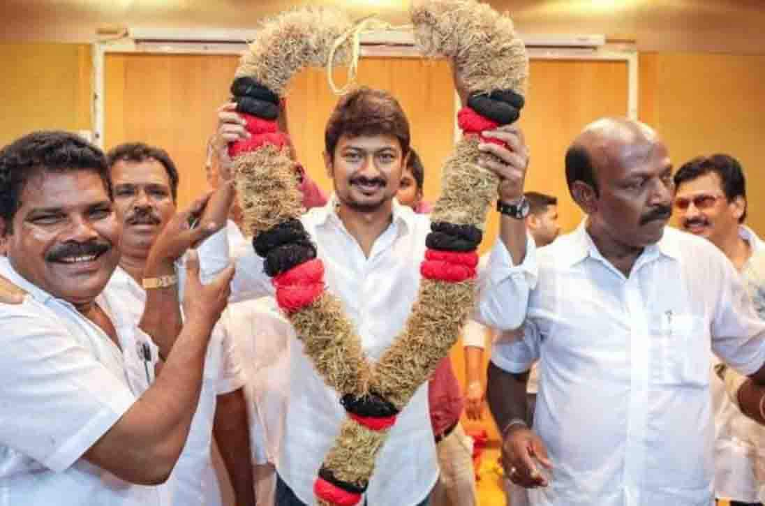 ’’வாரிசு அரசியல் என்று இதை தான் சொல்கிறோம்’’