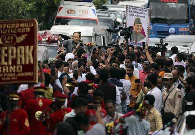 புதிய கட்சி -ஹிந்துஸ்தானி பெயர் :குலாம்நபி ஆசாத் பரபரப்பு