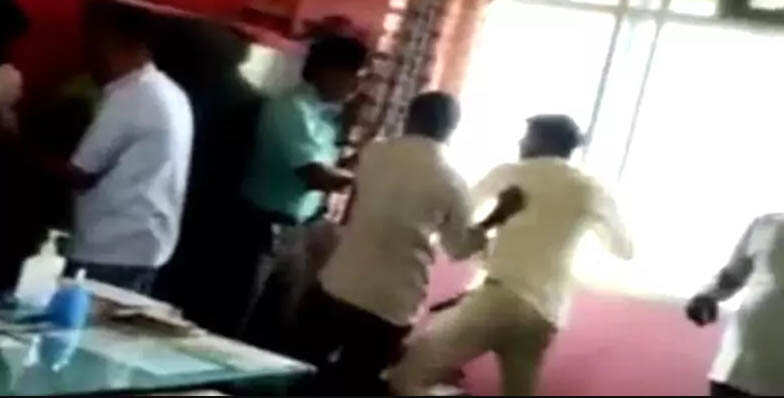 மாணவியின் ஆபாச படத்தை பரப்பிய ஆசிரியர் -நின்று போன திருமணம்