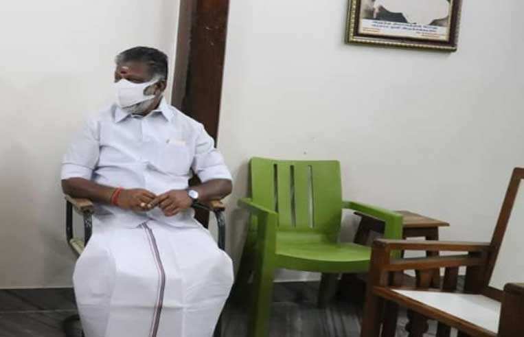 ஓபிஎஸ் நாற்காலி யாருக்கு? நத்தமா? மணியனா?