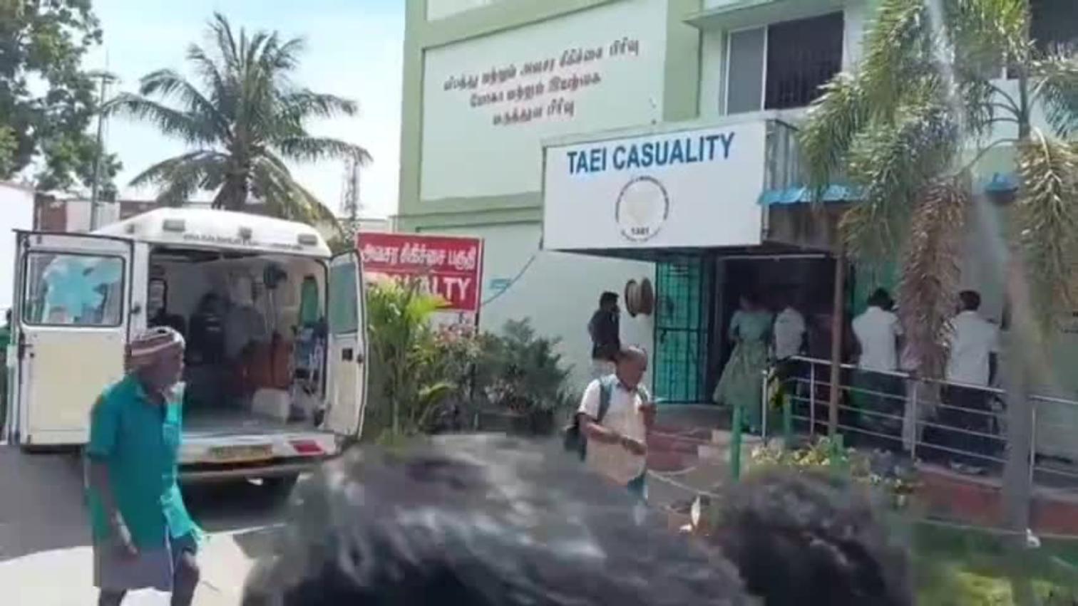 பொள்ளாச்சியில் பரபரப்பு : பள்ளியிலேயே 3 மாணவிகள் தற்கொலை முயற்சி..!