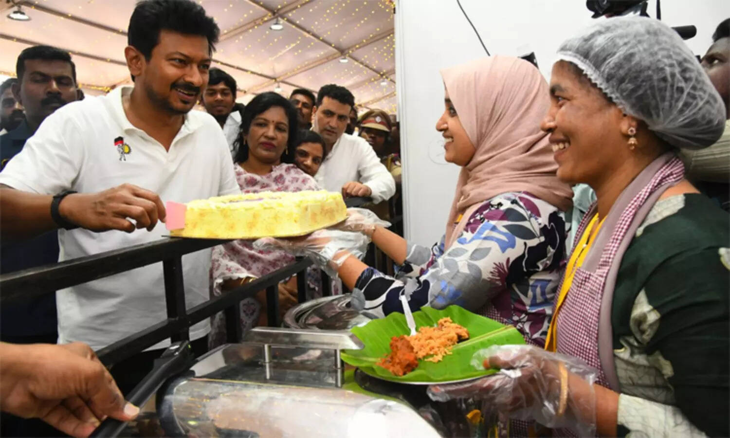 உணவுப் பிரியர்களே மிஸ் பண்ணிடாதீங்க..! சென்னை உணவுத் திருவிழா வரும் 28-ம் தேதி வரை நீட்டிப்பு..!