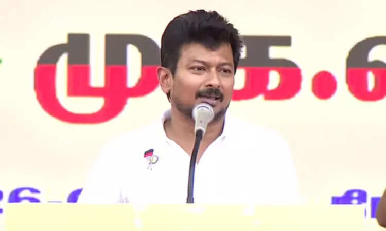 எத்தனை பேர் வந்தாலும் திமுகவைத் தொடக்கூட முடியாது..! - தஞ்சை மாநாட்டில் உதயநிதி ஸ்டாலின் சவால்..!