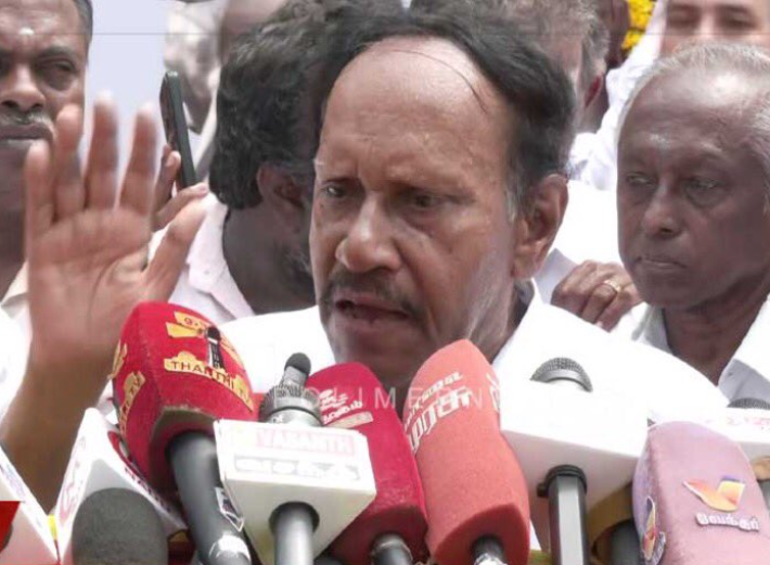 அமித்ஷா மீது சட்டப்படி நடவடிக்கை எடுக்க முதலமைச்சருக்கு தைரியம் இருக்கா?- தம்பிதுரை