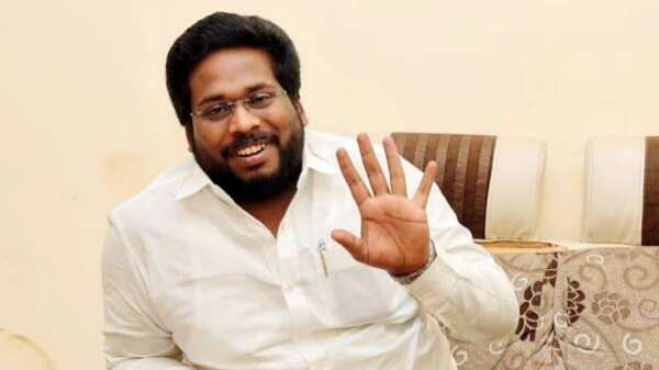 தமிழிசை, எஸ்.வி.சேகர் மீது நடவடிக்கை எடுக்காதது ஏன்? சாதி காரணமா?- திருச்சி சூர்யா