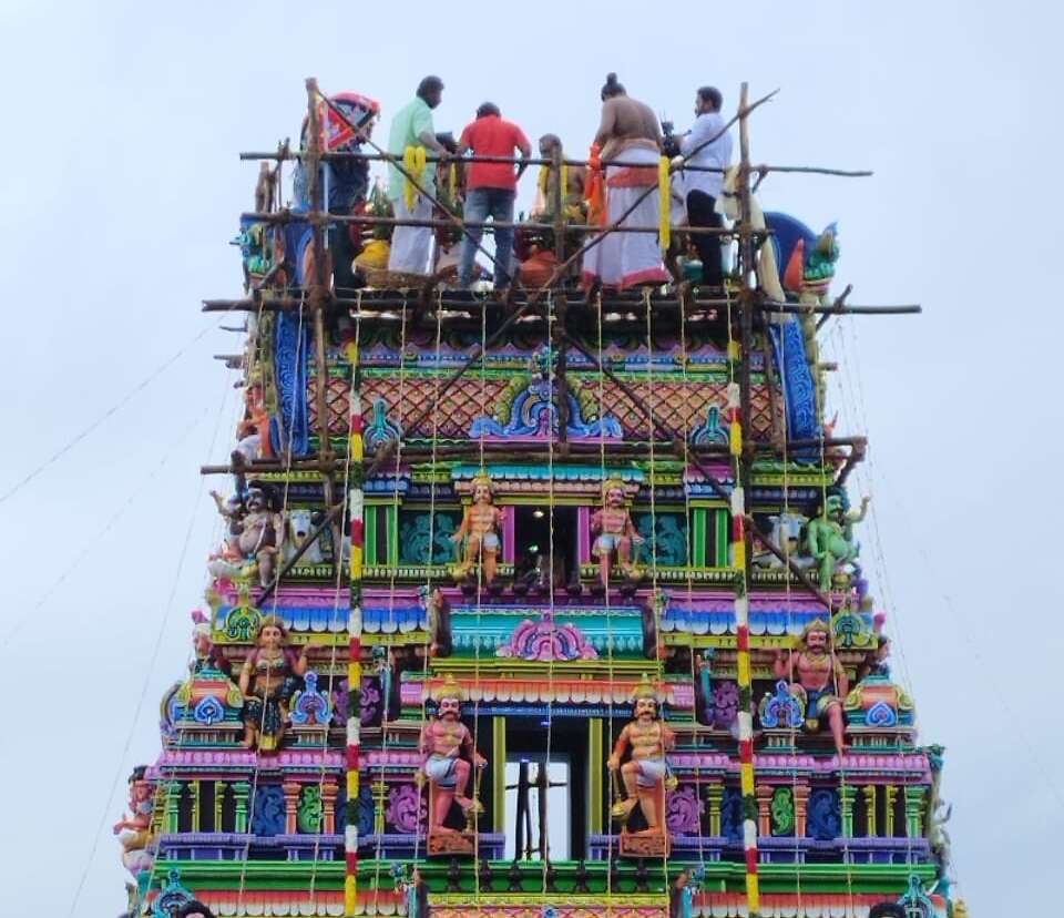 புதுக்குடி தான்தோன்றீஸ்வரர் சுவாமி கோயில் கும்பாபிஷேக விழா... ஏராளமான பக்தர்கள் பங்கேற்பு!