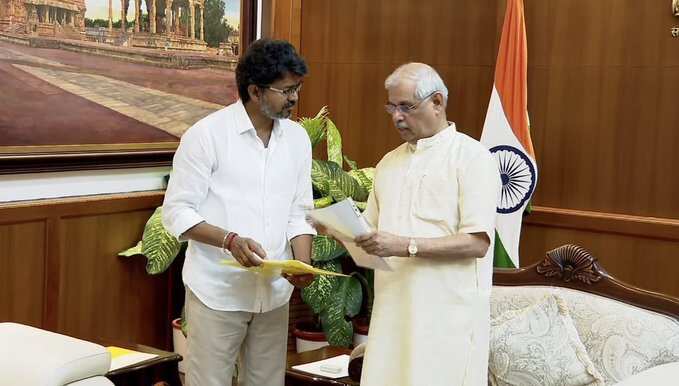 விஜயுடன் பதவியேற்கும் 9 பேர் அமைச்சர்கள்!