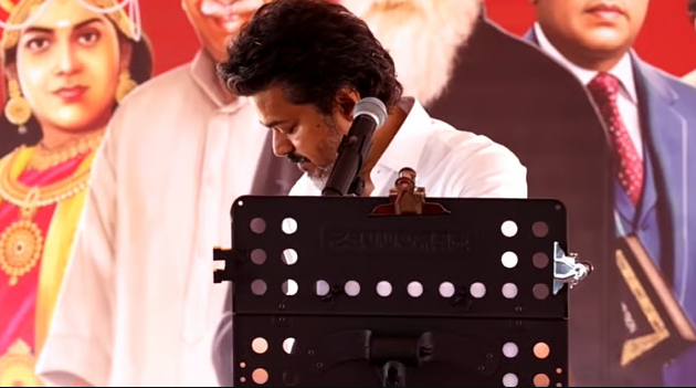 #BREAKING : திடீரென கண்கலங்கிய தவெக தலைவர் விஜய்..!