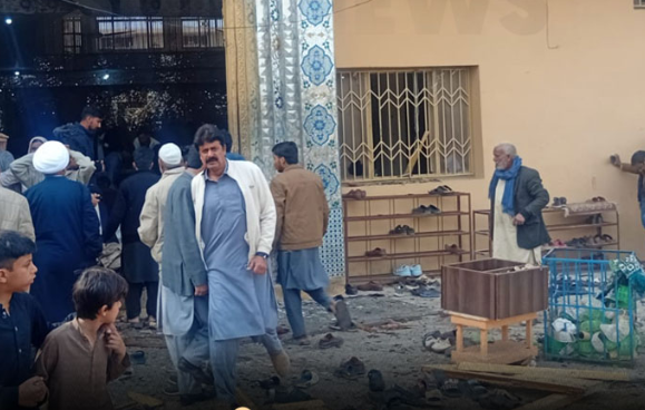 பாகிஸ்தானில் தற்கொலைப்படை தாக்குதல்- தொழுகை செய்துகொண்டிருந்த 31 பேர் பலி
