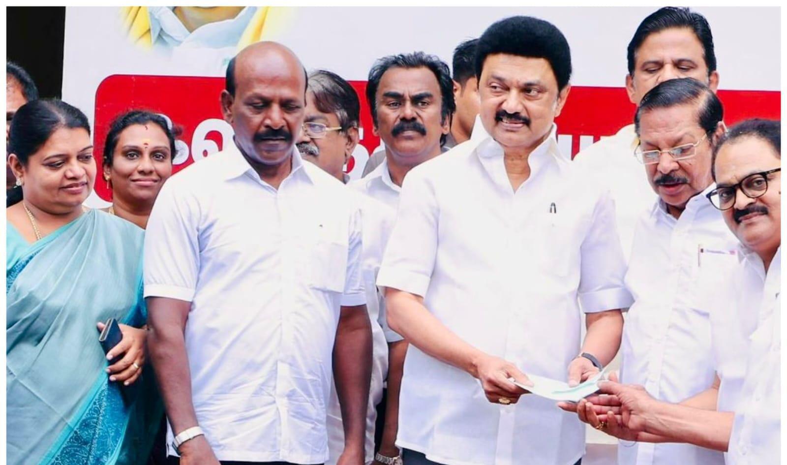 ஒரு மாத சம்பளத்தை நிவாரண நிதிக்கு அளித்த முதலமைச்சர் மு.க.ஸ்டாலின்!