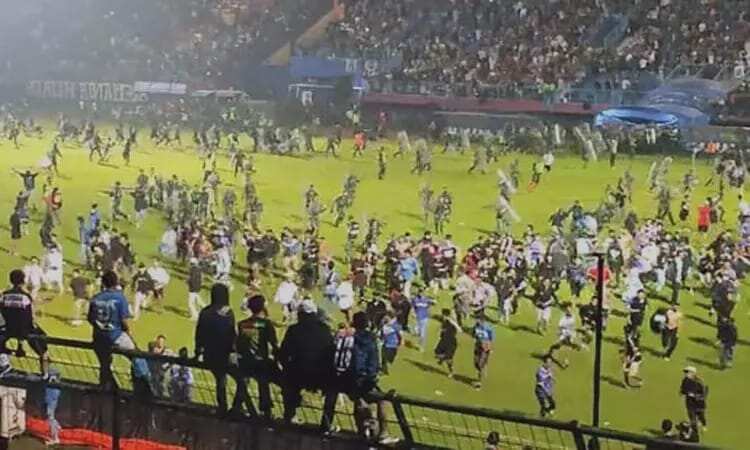 இந்தோனேசியா கால்பந்து மைதான வன்முறை - பலி எண்ணிக்கை 174 ஆக உயர்வு