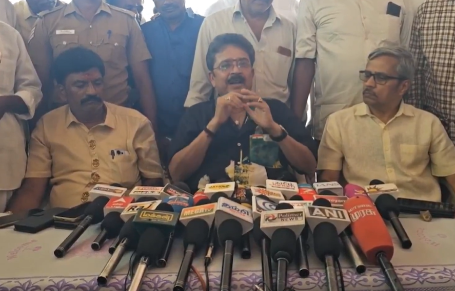 “எல்லா புதருக்குள்ளேயுமா போலீஸ் லைட் போட முடியும்?”- சர்ச்சைக்கு மன்னிப்புக்கோரிய எஸ்.வி.சேகர்