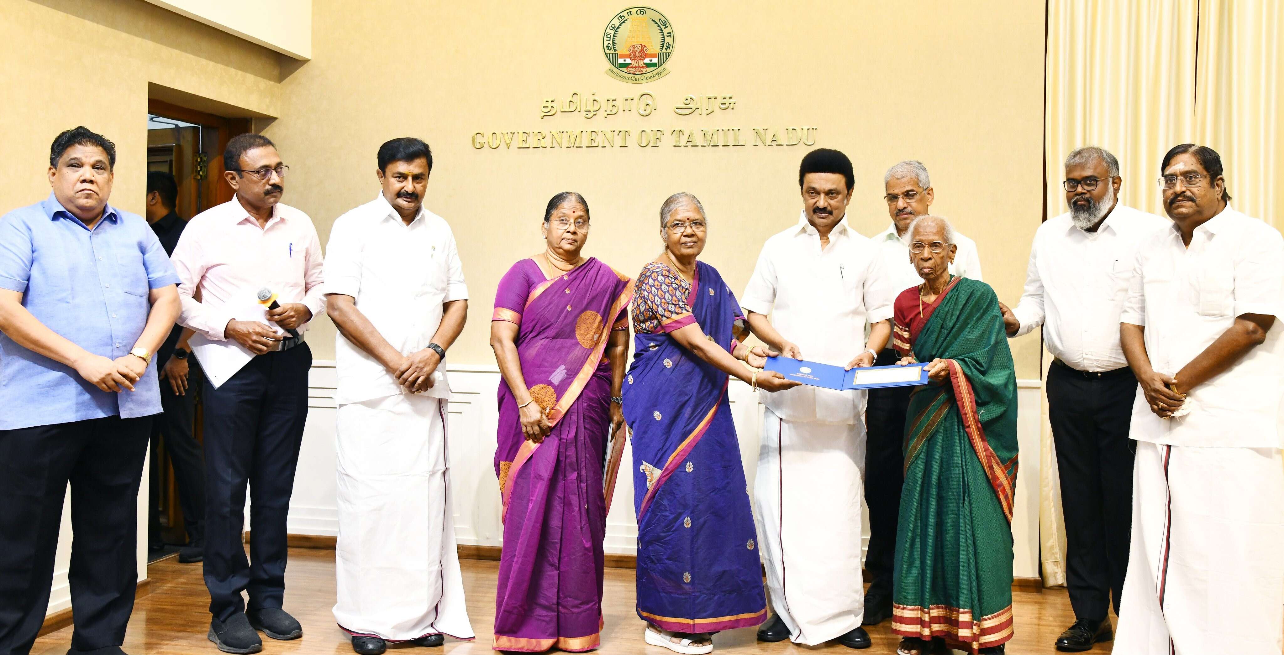 நாட்டுடைமையாக்கப்பட்ட நன்னனின் நூல்களுக்கு ரூ.10 லட்சம் பரிசு தொகை!!