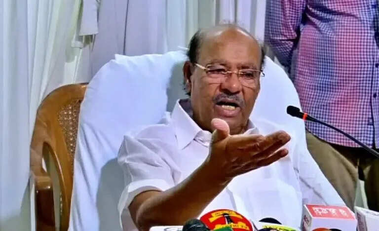 #BREAKING : அரசியலில் இருந்து விலகுவதாக அறிவிப்பு - டாக்டர் ராமதாஸ் திடீர் அறிவிப்பு..!