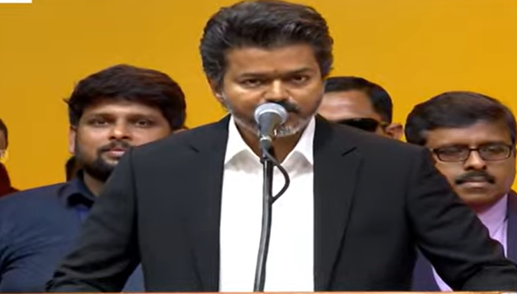 “கோடி மக்கள் கூட இருக்கிறார்கள்... எதுவானாலும் எதிர்கொள்வேன்”- விஜய்