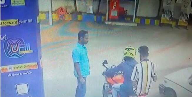 பெட்ரோல் நிரப்பிவிட்டு பணம் தராமல் தப்பியோடிய இளைஞர்கள்... சிசிடிவி காட்சிகள் வெளியீடு!