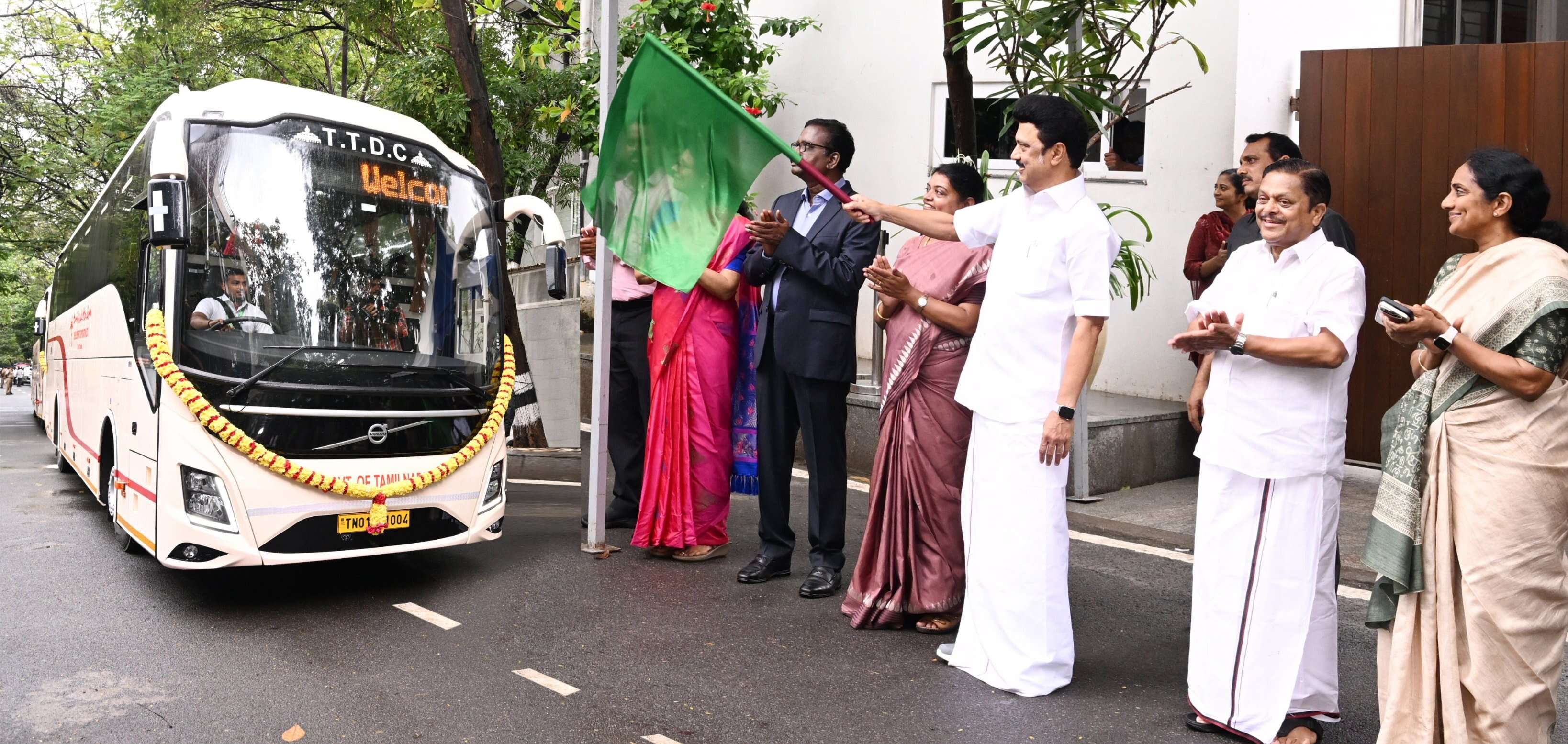 வால்வோ சுற்றுலா பேருந்து பயன்பாடு தொடங்கி வைப்பு