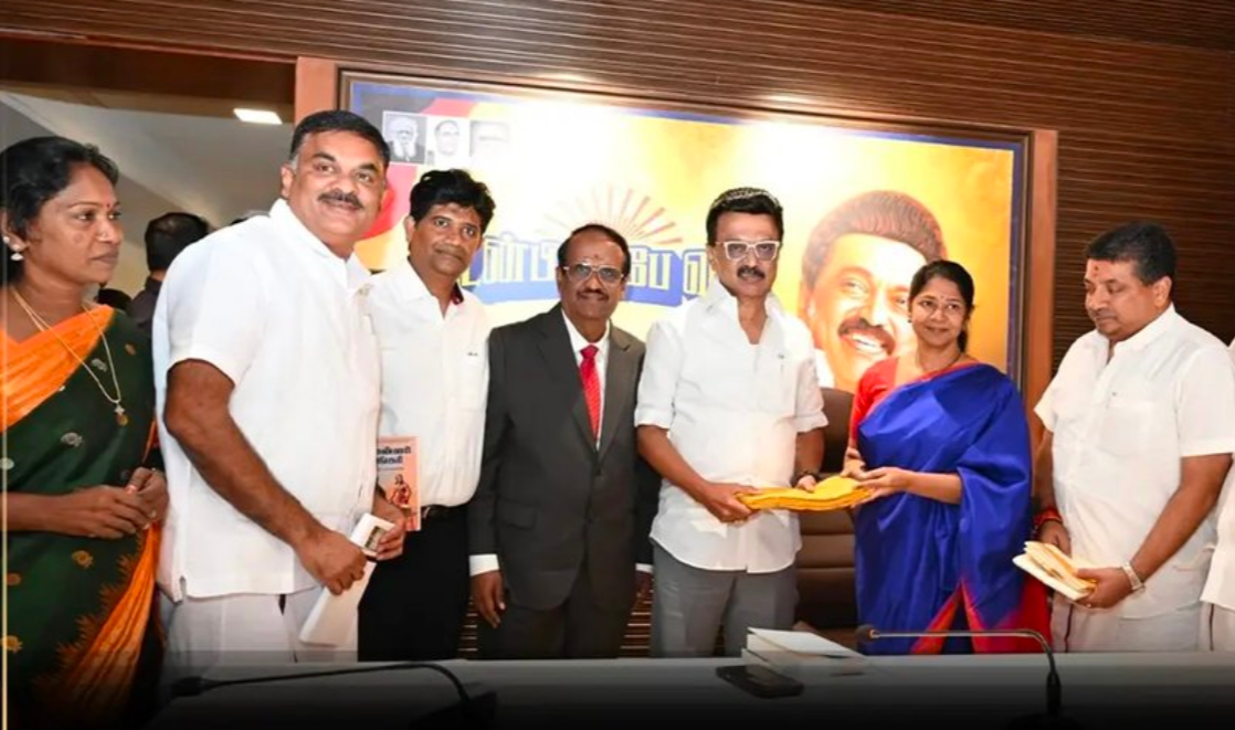 திமுக தேர்தல் அறிக்கை தயாரிக்க செயலி! மக்களும் கருத்து கூறலாம்...