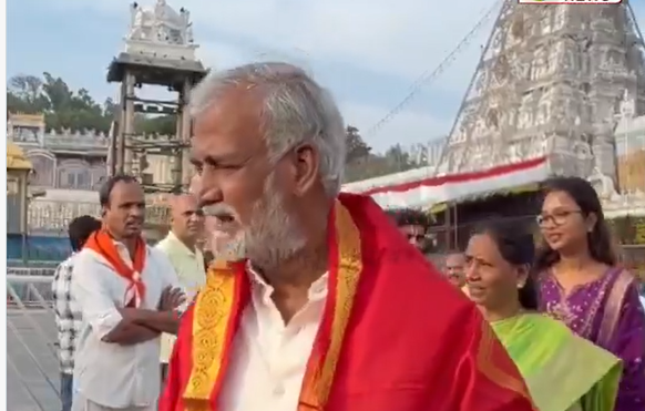 திருப்பதி ஏழுமலையான் கோவிலில் சேகர்பாபு சாமி தரிசனம்