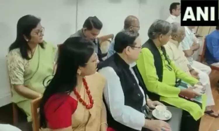 பிரதமர் மோடி விளக்கம் அளிக்கும் வரை போராட்டம் தொடரும் - எதிர்க்கட்சிகள் அதிரடி!