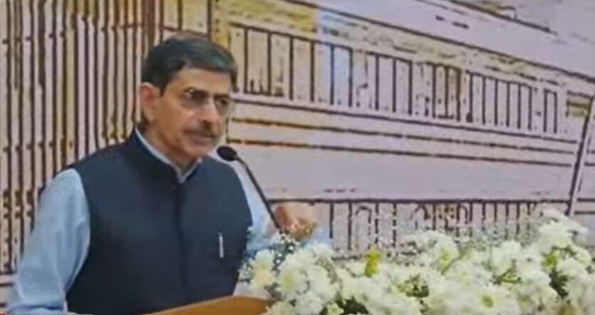 காஷ்மீர் முதல் கன்னியாகுமரி வரை தாய்மொழிக்கு அடுத்து சமஸ்கிருதம் படிக்கப்பட்டுள்ளது- ஆளுநர் ரவி