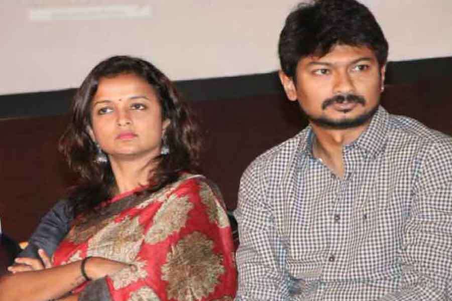 தோழிக்கு உதவுகிறாரா கிருத்திகா உதயநிதி