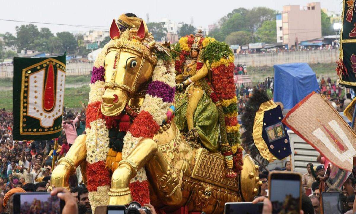 கள்ளழகர் திருவிழா - நீர் பீய்ச்சி அடிக்க கட்டுப்பாடு!