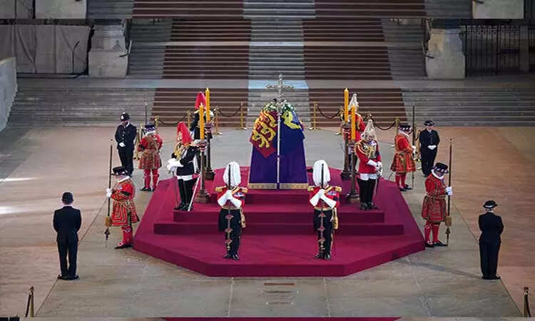 லண்டனில் ராணி எலிசபெத் உடலுக்கு இறுதி அஞ்சலி..