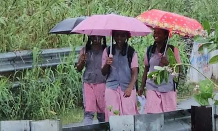 #JUST IN : சென்னைக்கு ஆரஞ்சு அலெர்ட் அறிவிப்பு..! சென்னையில் சில தனியார் பள்ளிகளில் இன்று அரை நாள் விடுமுறை..!