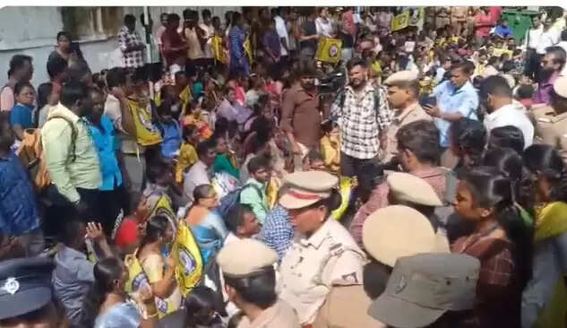 #BREAKING ஆசிரியர்கள் தொடர்ந்து 3வது நாளாக போராட்டம்