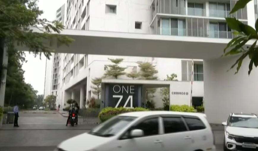 ரித்தீஷ் என்பவரின் வீட்டிற்கு சீல் வைத்த அமலாக்கத்துறை!