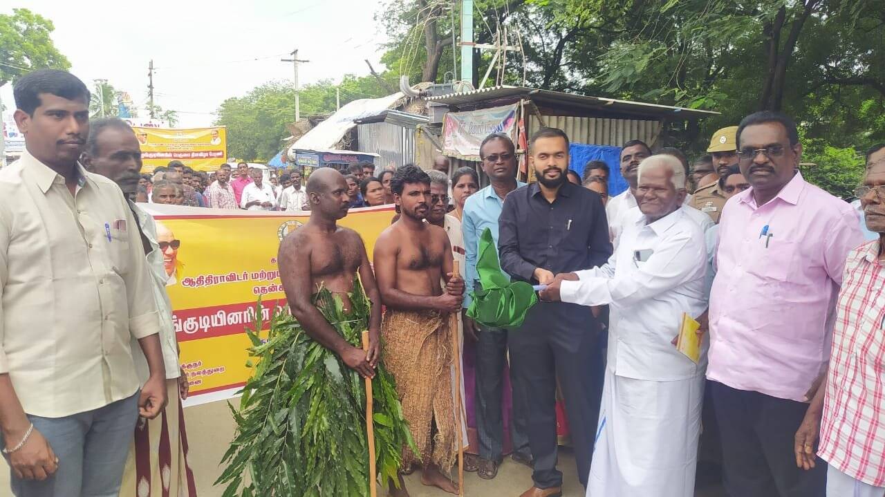 வாசுதேவநல்லூரில் பழங்குடியினர் பெருமை தின பேரணியை துவங்கிவைத்த ஆட்சியர்!