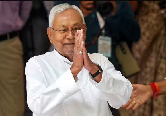 பீஹார் அரசியலில் பரபரப்பு..! முதல்வர் பதவியில் இருந்து விலகுகிறார் நிதிஷ் குமார்..!