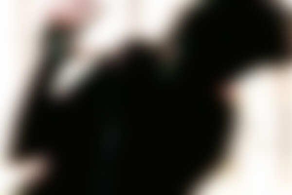 கோவில் வாசலில் பூசாரி வெட்டிக்கொலை! பெண் தற்கொலையின் முன்விரோதமா?