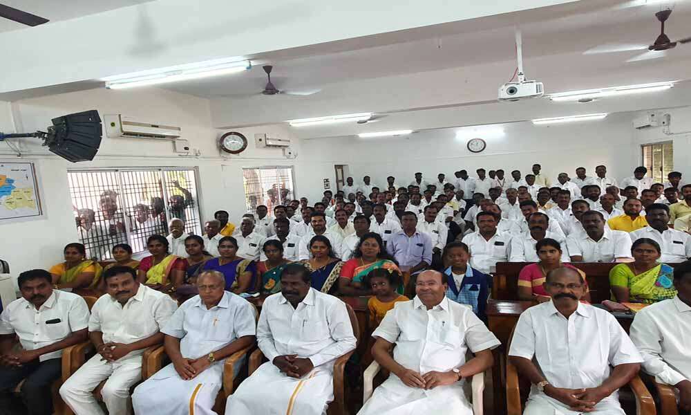 143 புதிய நிர்வாகிகளுக்கு நியமன கடிதம்: ராமதாஸ் வழங்கினார்