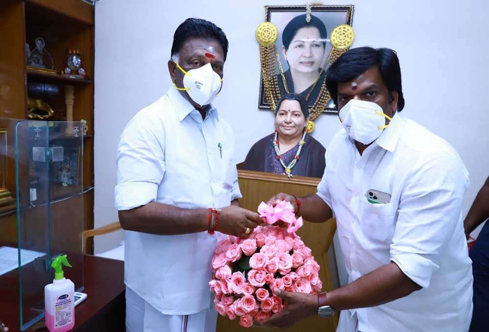 ஓபிஎஸ்சிடம் மறைமுகமாக பேசிவரும் மா.செ.க்கள்