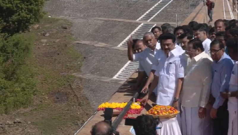 மேட்டூர் அணையிலிருந்து குறுவை சாகுபடிக்காக நீர்த்திறப்பு!!