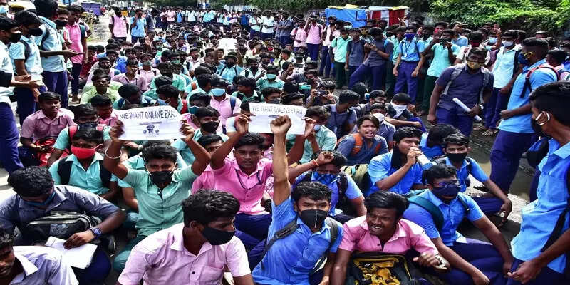 ஆன்லைன் தேர்வு - மாணவர்கள் மீதான வழக்குகள் ரத்து!!