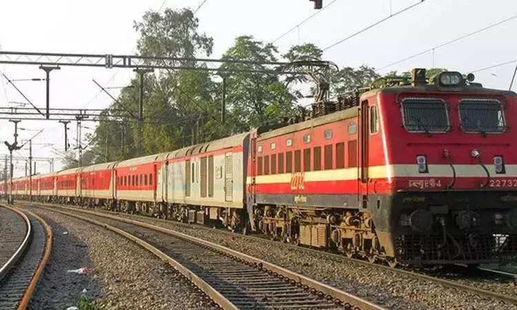 பயணிகள் கவனத்திற்கு..! ஏற்காடு எக்ஸ்பிரஸ் ரெயில் புறப்படும் நேரம் மாற்றம்..!