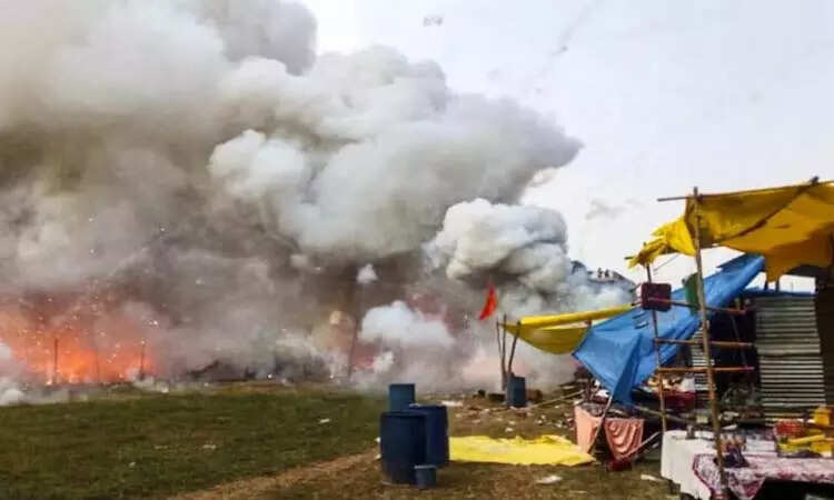 தமிழகம் முழுவதும் பட்டாசு வெடித்து 23 விபத்துக்கள்- தீயணைப்புத்துறை