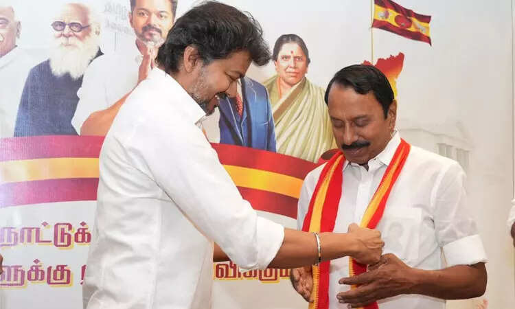 செங்கோட்டையன் உடன் விஜய் 3 மணிநேரம் ஆலோசனை! கூட்டத்தை புறக்கணித்த என்.ஆனந்த்... பரபரப்பு பின்னணி