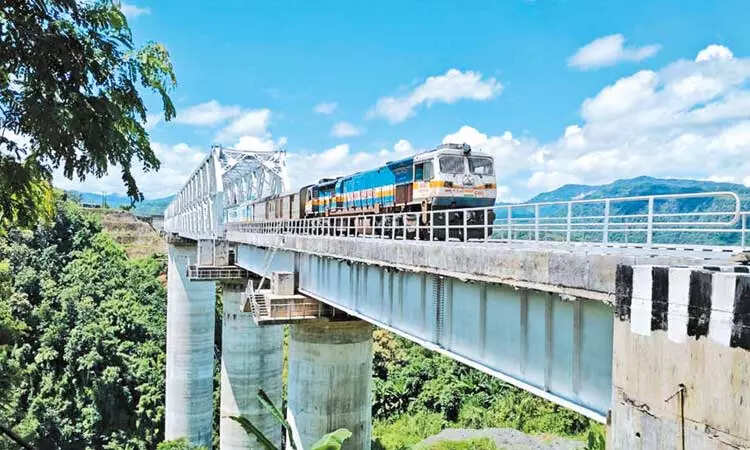 மிசோரத்தில் மலையை குடைந்து ரூ. 8,071 கோடி செலவில் அமைக்கபட்டுள்ள ரயில் பாதை – பிரதமர் மோடி திறந்து வைக்கிறார்!