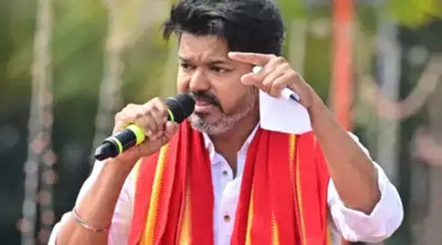 த.வெ.க. மாவட்ட செயலாளர்கள் கூட்டத்தில் நிறைவேற்றப்பட்ட நான்கு தீர்மானங்கள்..!