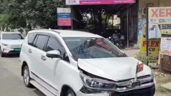 #JUST IN : ஹேமமாலினி கார் விபத்தில் சிக்கியது..!