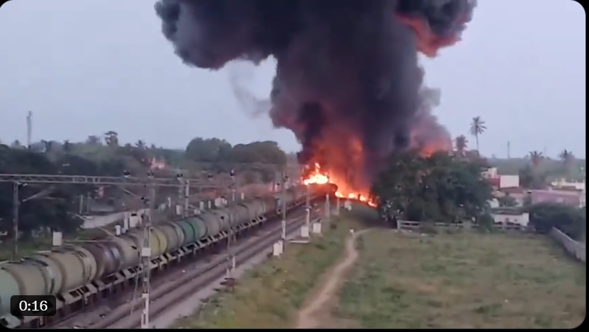 திருவள்ளுர் ரயில் தீ விபத்து: 18 டேங்கர்கள் தீக்கிரை.. ரூ.12 கோடி மதிப்பிலான டீசம் எரிந்து நாசம்..