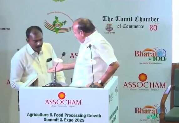 'ஏய் எரும மாடா நீ' மேடையில் ஒருமையில் பேசிய அமைச்சர் எம்.ஆர்.கே.பன்னீர்செல்வம்