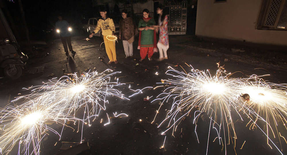 தீபாவளி பண்டிகை - தீவுத்திடலில் பட்டாசு விற்பனை